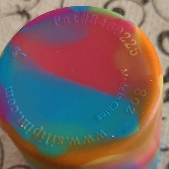 Sili Pint Colorful Swirl Tumbler with Lid - Picture 8 of 8